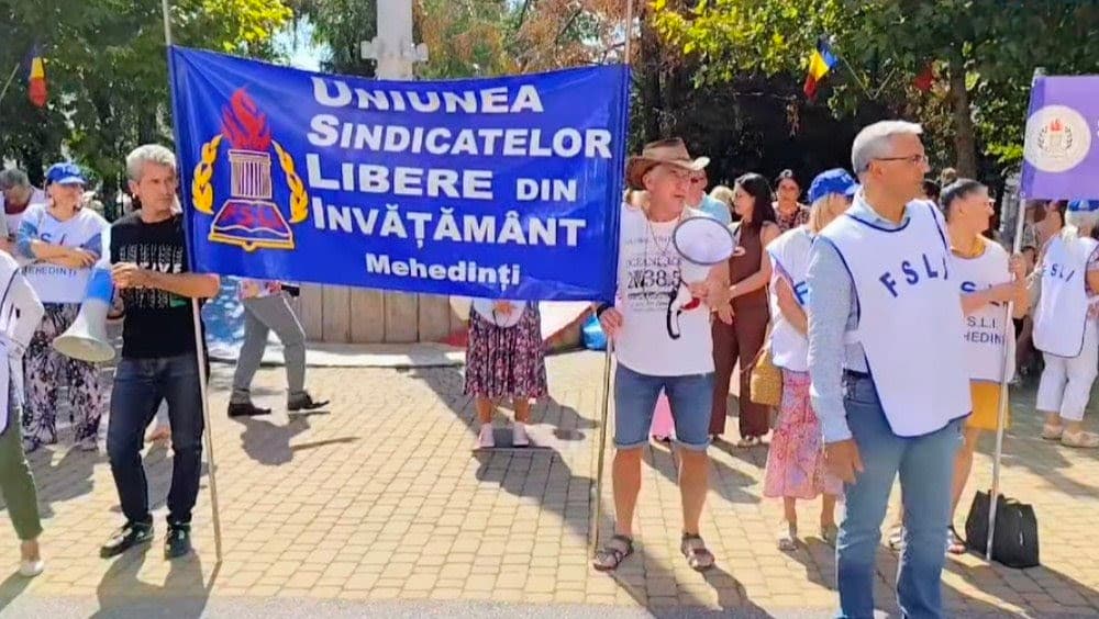 a doua zi consecutiv de manifestații în fața Prefecturii pentru condiții mai bune în educație